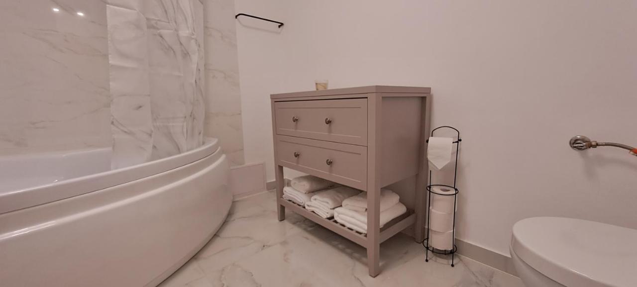 Cotroceni Accommodations Upstairs ブカレスト エクステリア 写真